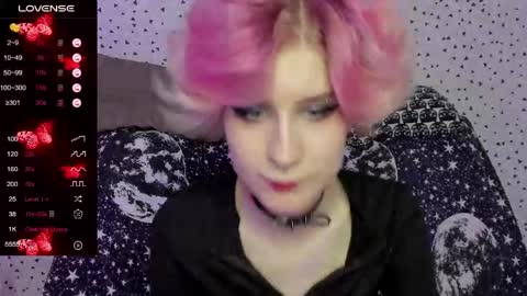 Snapshot of angel_julles chatting on 05.14.26 Angel Dust online show from 05.14.26