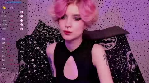Snapshot of angel_julles chatting on 05.16.26 Angel Dust online show from 05.16.26