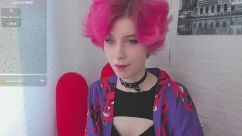 Snapshot of angel_julles chatting on 06.18.26 Angel Dust online show from 06.18.26