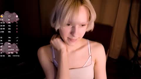 Snapshot of angel_kittie chatting on 02.09.26 angel online show from 02.09.26