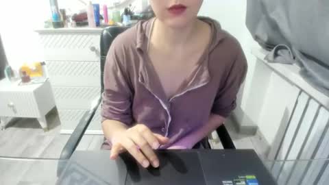 Snapshot of angel_lee__ chatting on 01.14.25 angel_lee__ online show from 01.14.25