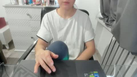 Snapshot of angel_lee__ chatting on 02.08.25 angel_lee__ online show from 02.08.25