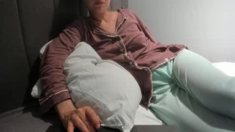 angel_lee__ online show from 11.25.25