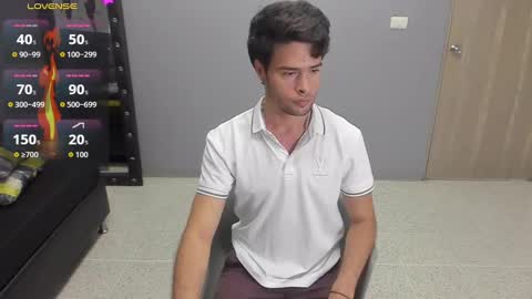 Snapshot of angel_schiavone chatting on 09.12.25 angel_schiavone online show from 09.12.25