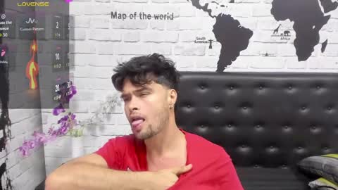 Snapshot of angel_schiavone chatting on 09.19.25 angel_schiavone online show from 09.19.25