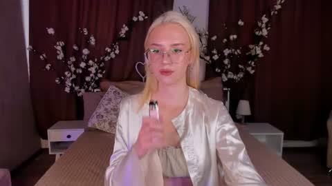 Snapshot of angel_tessa chatting on 06.15.26 Angelica online show from 06.15.26