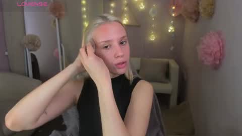 Snapshot of angel_tessa chatting on 06.28.26 Angelica online show from 06.28.26