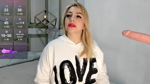 Snapshot of angel_vibes_ chatting on 01.11.25 Angel online show from 01.11.25