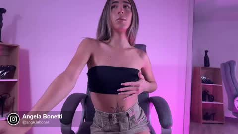 Angela Bonetti online show from 02.11.25