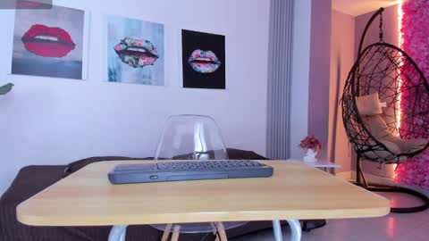 Snapshot of angela_donnato chatting on 09.22.25 A N G E LA.  online show from 09.22.25