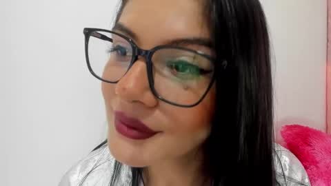 Snapshot of angela_lia_ chatting on 03.11.25 Angela online show from 03.11.25