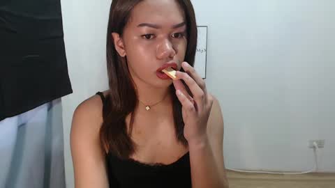 Snapshot of angela_star888 chatting on 05.18.26 angela_star888 online show from 05.18.26