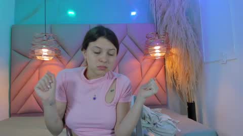 Snapshot of angelaa_cute chatting on 12.26.24 ANGELA online show from 12.26.24