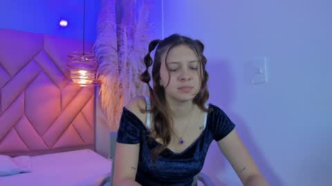 Snapshot of angelaa_cute chatting on 02.03.25 ANGELA online show from 02.03.25