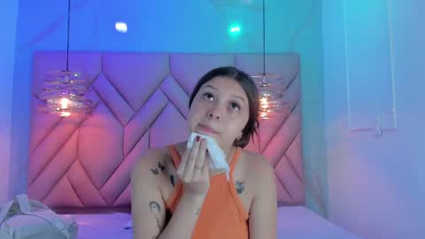 Snapshot of angelaa_cute chatting on 06.11.26 ANGELA online show from 06.11.26