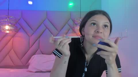 Snapshot of angelaa_cute chatting on 06.16.26 ANGELA online show from 06.16.26