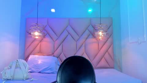 Snapshot of angelaa_cute chatting on 06.27.26 ANGELA online show from 06.27.26