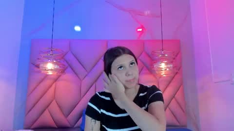 Snapshot of angelaa_cute chatting on 07.25.26 ANGELA online show from 07.25.26