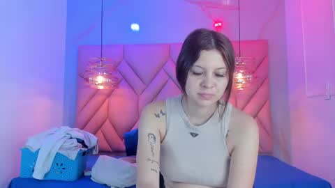 Snapshot of angelaa_cute chatting on 07.29.26 ANGELA online show from 07.29.26