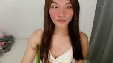 Snapshot of angelacharming_ chatting on 10.12.25 angela online show from 10.12.25