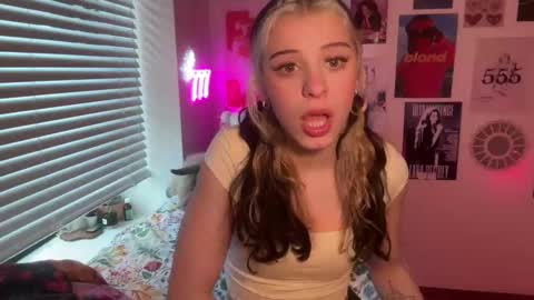 Snapshot of angelalex29 chatting on 02.01.26 Alex online show from 02.01.26