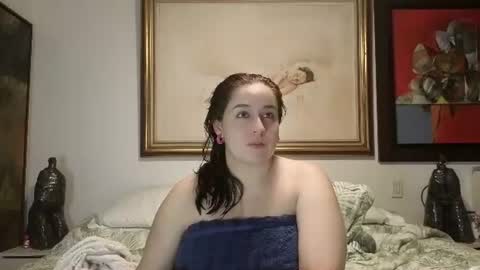 Snapshot of angelamax1 chatting on 06.11.26 Max y Angela independent model online show from 06.11.26