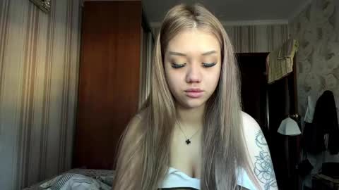 Snapshot of angelaribero chatting on 05.20.26 Angel online show from 05.20.26
