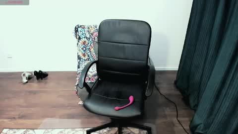 glow online show from 12.14.25