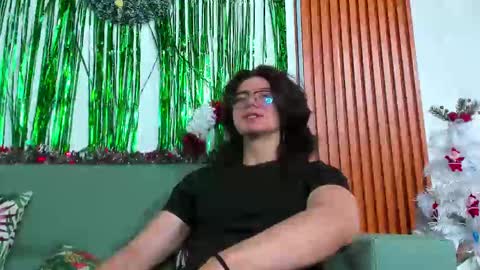 Angel Bennet online show from 12.21.24