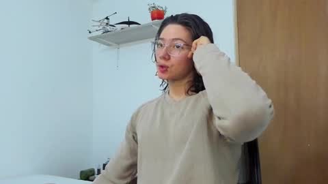 Angel Bennet online show from 02.20.25