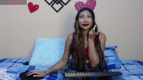 Snapshot of angeldreams15 chatting on 03.08.25 angeldreams15 online show from 03.08.25