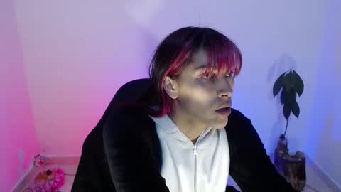 Snapshot of angele_johnson chatting on 11.04.25 angele online show from 11.04.25