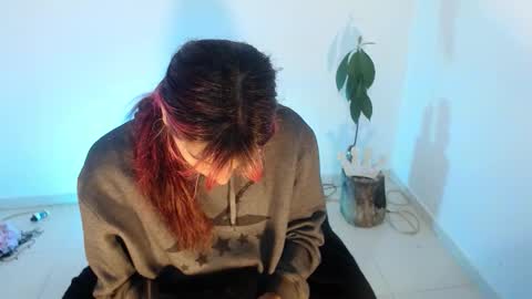 Snapshot of angele_johnson chatting on 11.21.25 angele online show from 11.21.25