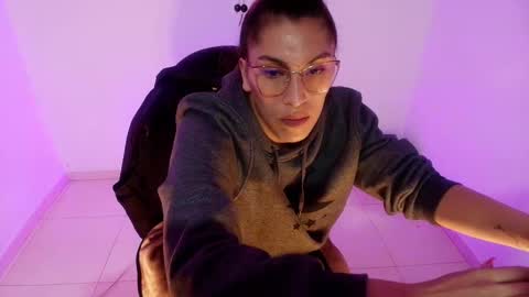 Snapshot of angele_johnson chatting on 03.01.26 angele online show from 03.01.26