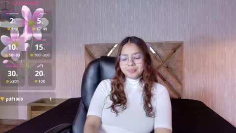 Snapshot of angeles_azul chatting on 04.30.26 angel online show from 04.30.26
