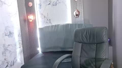 Snapshot of angeles_azul chatting on 05.05.26 angel online show from 05.05.26