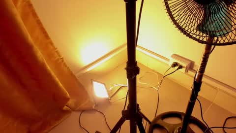 Snapshot of angeli_cute chatting on 10.18.25 angeli_cute online show from 10.18.25