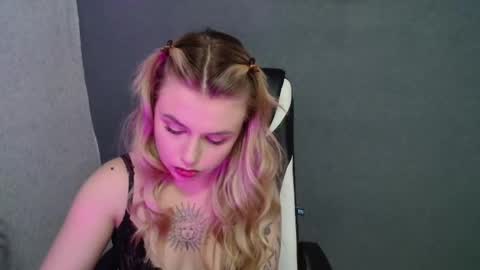 angelicablanch online show from 09.17.25