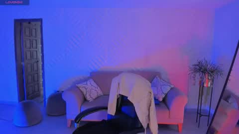 Snapshot of angelicavega_ chatting on 11.11.25 Angelica Vega online show from 11.11.25