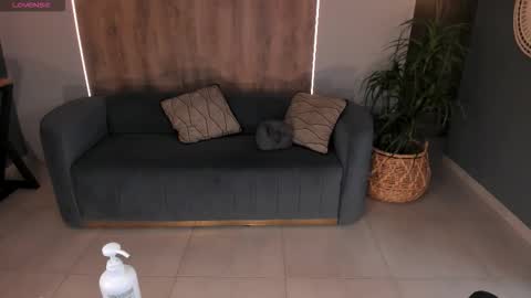 Snapshot of angelicavega_ chatting on 12.16.25 Angelica Vega online show from 12.16.25