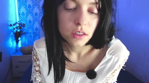 Angelika Rouge online show from 12.16.25