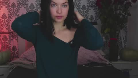 Angelika Rouge online show from 12.19.25