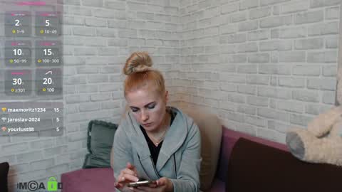 Snapshot of angelikaswell chatting on 01.04.25 Angelika PVT OPEN online show from 01.04.25