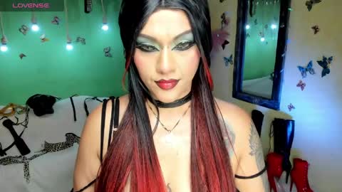 Snapshot of angelina_james_ chatting on 05.08.26 Angelina online show from 05.08.26