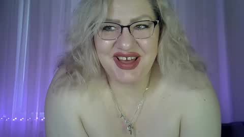 Snapshot of angelinaglam chatting on 05.24.26 AngelinaGlam online show from 05.24.26