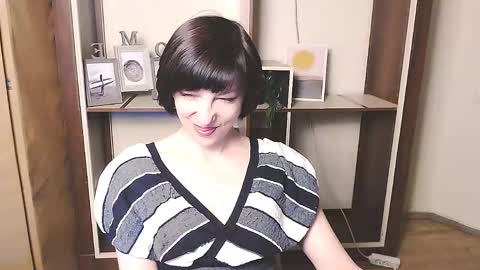 Snapshot of angelinalov_ chatting on 04.22.26 Angelina online show from 04.22.26