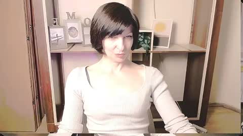 Snapshot of angelinalov_ chatting on 05.15.26 Angelina online show from 05.15.26