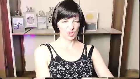 Snapshot of angelinalov_ chatting on 06.27.26 Angelina online show from 06.27.26
