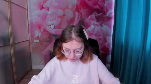 Snapshot of angelinalow chatting on 03.12.25 AngelinaLow online show from 03.12.25
