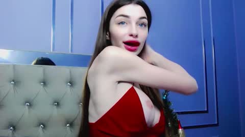Snapshot of angelinawett chatting on 12.14.25 Angelina online show from 12.14.25